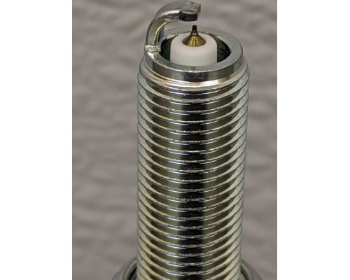 715900785 Свеча Зажигания NGK 92288 LMAR8AI-8 Для BRP Can Am, BMW 12127728657