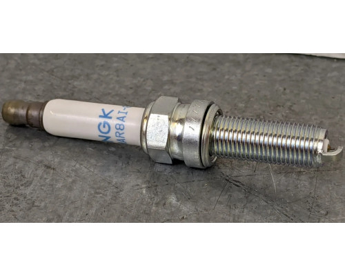 715900785 Свеча Зажигания NGK 92288 LMAR8AI-8 Для BRP Can Am, BMW 12127728657
