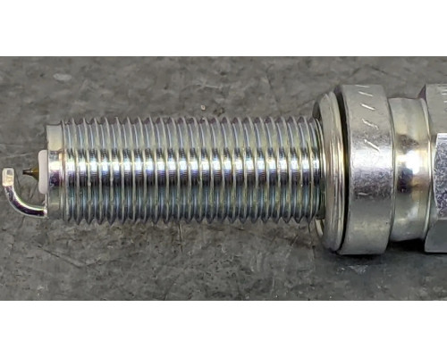 715900785 Свеча Зажигания NGK 92288 LMAR8AI-8 Для BRP Can Am, BMW 12127728657