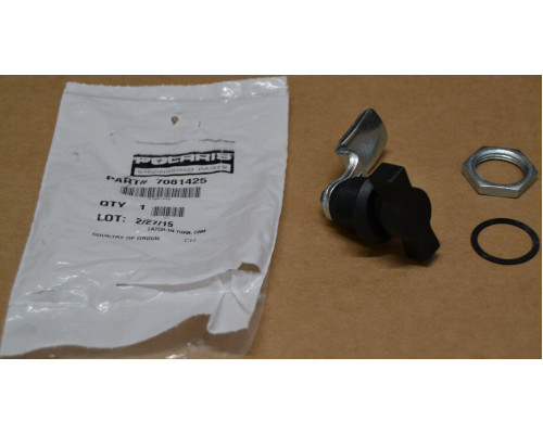 7081425 Защелка крышки бардачка Polaris 400-850 7081425